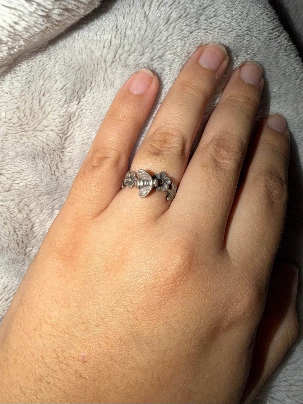 James Avery retired elegant bee ring